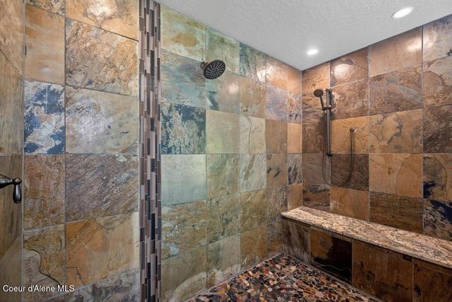 704 N DUNDEE DR, Post Falls, ID 83854