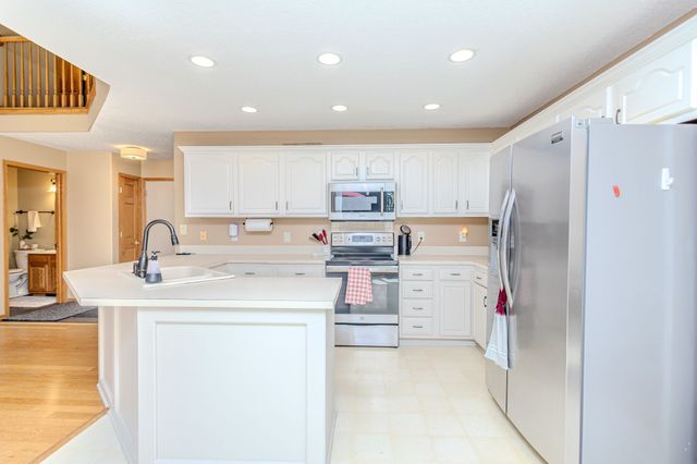 5509 Kings Row, Johnston, IA 50131