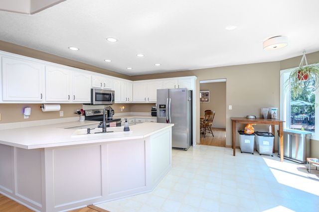 5509 Kings Row, Johnston, IA 50131