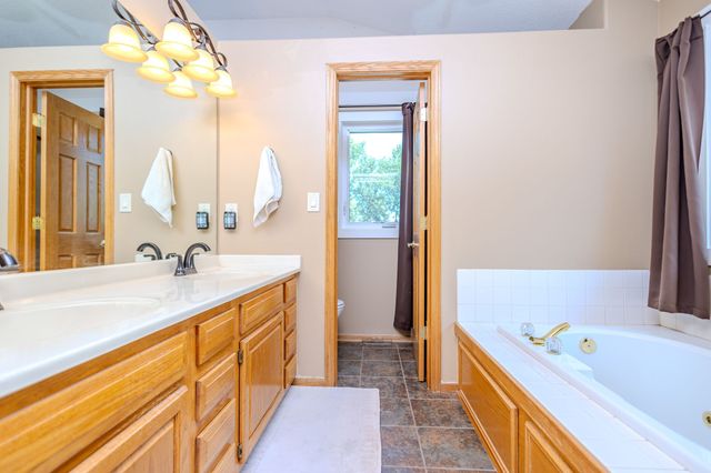 5509 Kings Row, Johnston, IA 50131