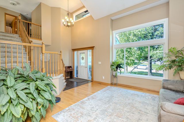 5509 Kings Row, Johnston, IA 50131