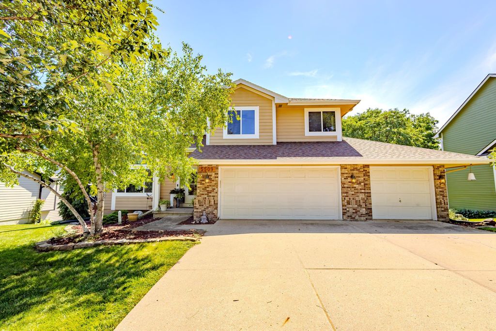 5509 Kings Row, Johnston, IA 50131