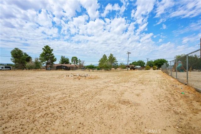 18251 Hiawatha Road, Apple Valley, CA 92307