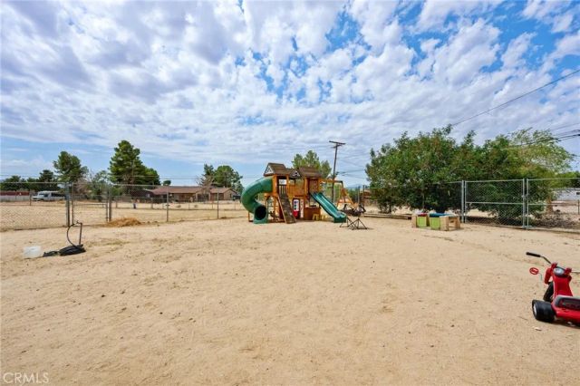 18251 Hiawatha Road, Apple Valley, CA 92307