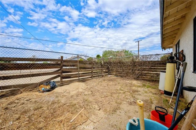 18251 Hiawatha Road, Apple Valley, CA 92307