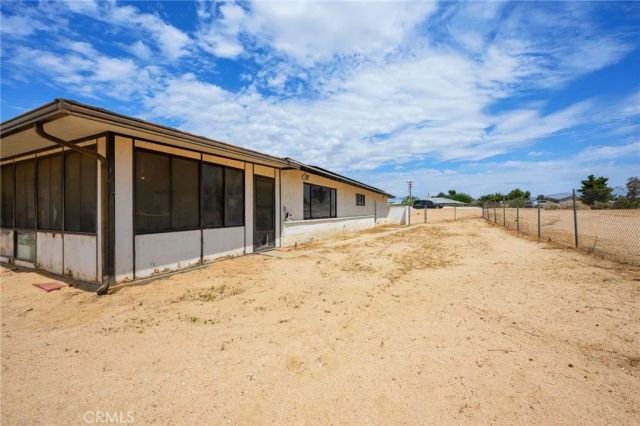 18251 Hiawatha Road, Apple Valley, CA 92307