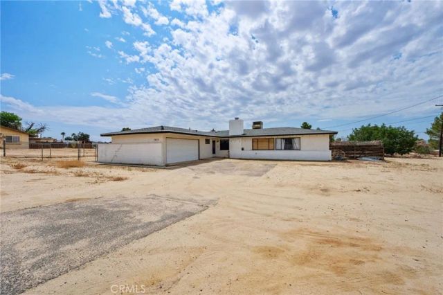 18251 Hiawatha Road, Apple Valley, CA 92307