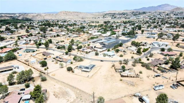 18251 Hiawatha Road, Apple Valley, CA 92307