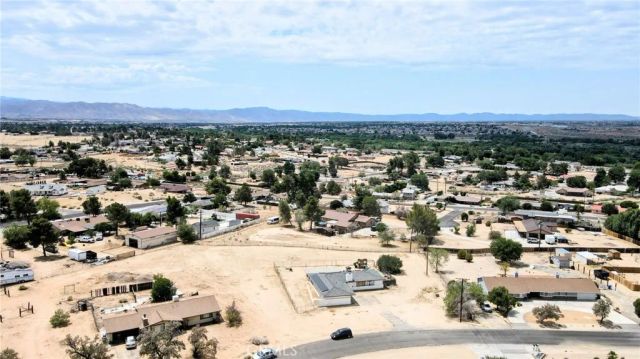 18251 Hiawatha Road, Apple Valley, CA 92307