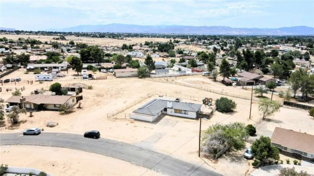 18251 Hiawatha Road, Apple Valley, CA 92307