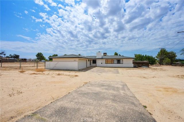 18251 Hiawatha Road, Apple Valley, CA 92307