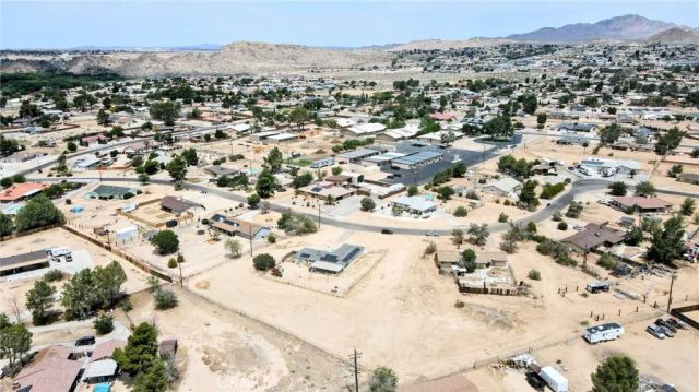 18251 Hiawatha Road, Apple Valley, CA 92307