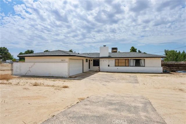 18251 Hiawatha Road, Apple Valley, CA 92307