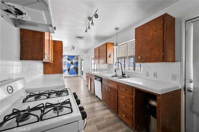 18251 Hiawatha Road, Apple Valley, CA 92307