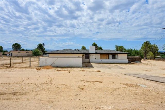 18251 Hiawatha Road, Apple Valley, CA 92307