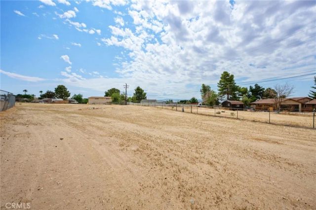 18251 Hiawatha Road, Apple Valley, CA 92307