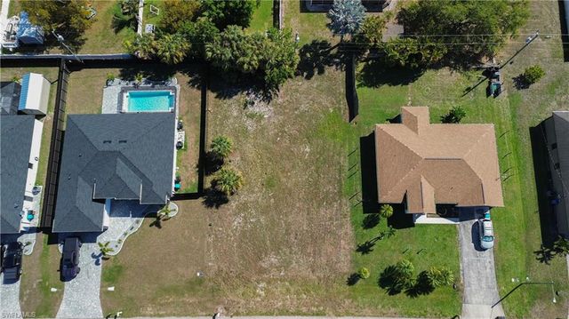 617 SW 11th PL, Cape Coral, FL 33991