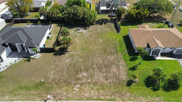 617 SW 11th PL, Cape Coral, FL 33991