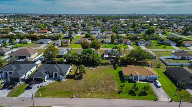 617 SW 11th PL, Cape Coral, FL 33991