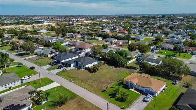 617 SW 11th PL, Cape Coral, FL 33991