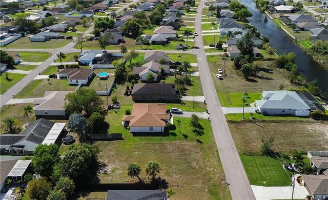 617 SW 11th PL, Cape Coral, FL 33991