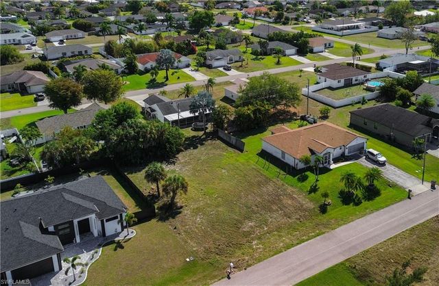 617 SW 11th PL, Cape Coral, FL 33991