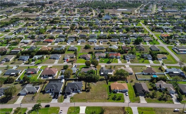 617 SW 11th PL, Cape Coral, FL 33991