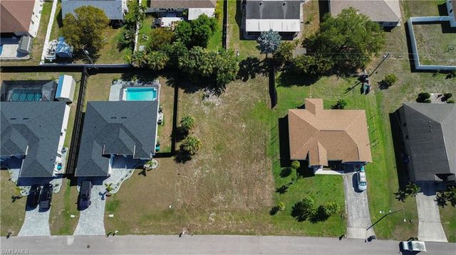 617 SW 11th PL, Cape Coral, FL 33991