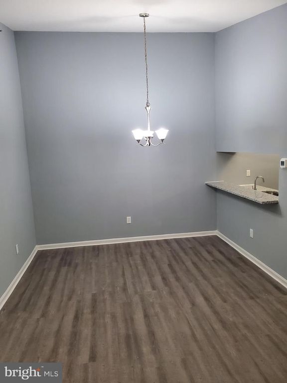 Image 9 of property listing at 4 BANYAN WOOD CT #304, Essex, MD 21221