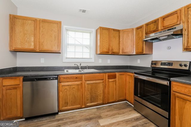 6944 Red Bone Way, Lithonia, GA 30038