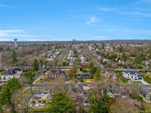 8 Percheron Lane, Roslyn Heights, NY 11577