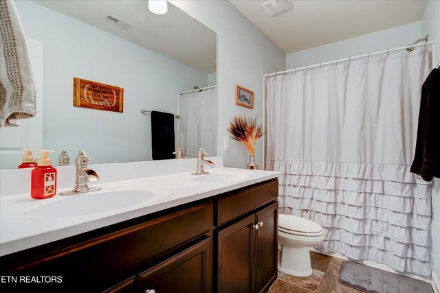 1242 Bill Wallace Drive, Friendsville, TN 37737