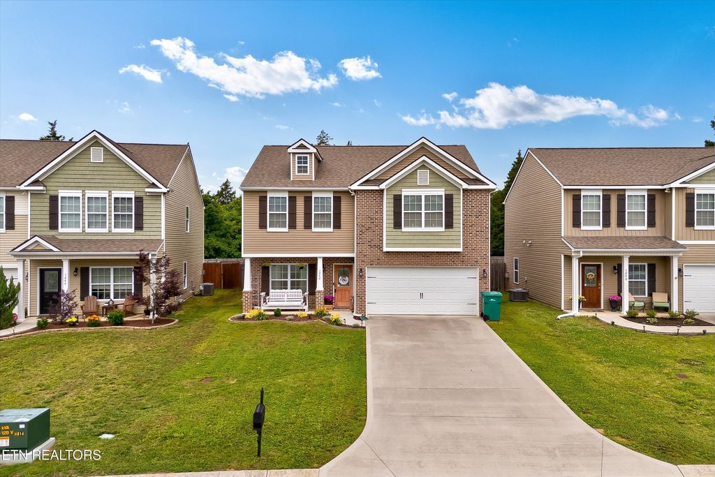 1242 Bill Wallace Drive, Friendsville, TN 37737