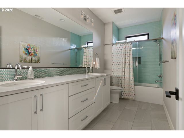 14014 Nw 57TH Ave, Vancouver, WA 98685