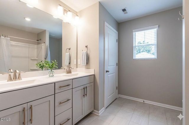 725 Sage Oak Lane, Holly Springs, NC 27540