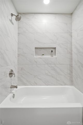 8543 Kingston Drive, Franklin, OH 45005