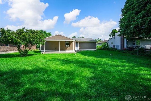 8543 Kingston Drive, Franklin, OH 45005