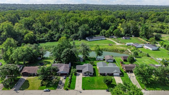 8543 Kingston Drive, Franklin, OH 45005