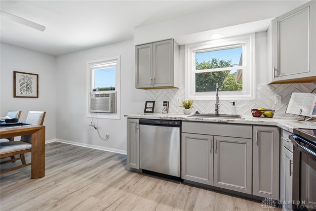 8543 Kingston Drive, Franklin, OH 45005