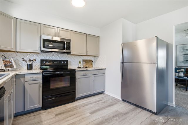 8543 Kingston Drive, Franklin, OH 45005