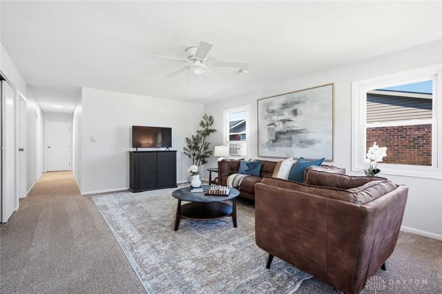 8543 Kingston Drive, Franklin, OH 45005