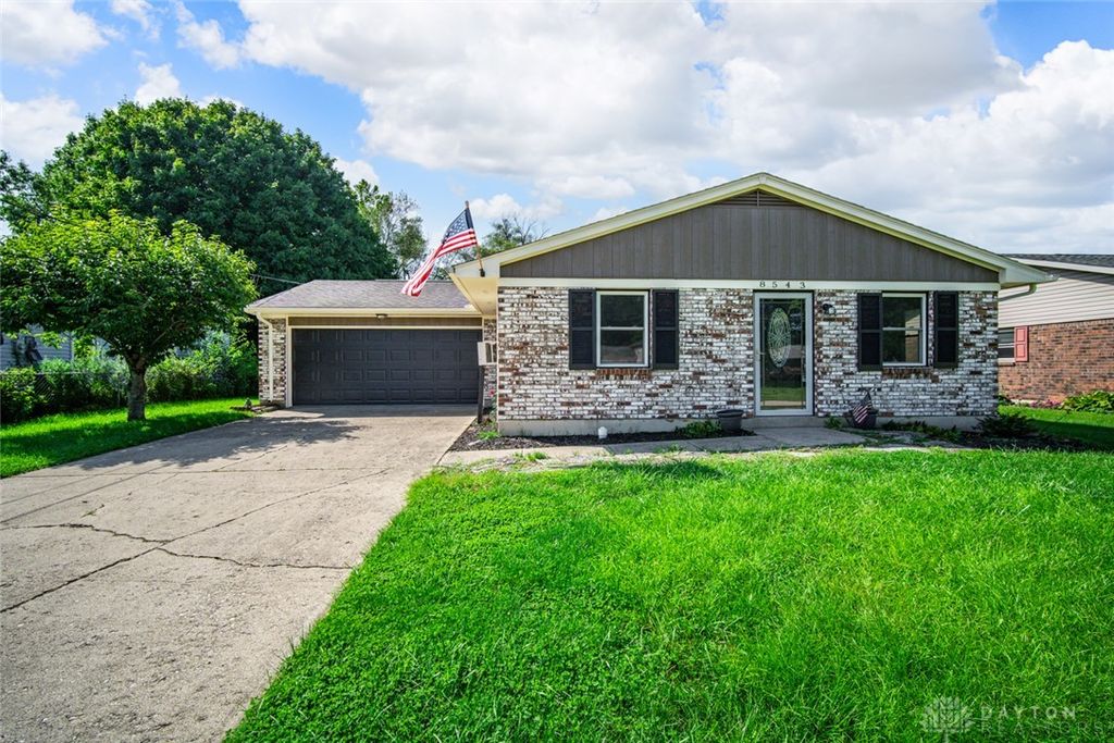 8543 Kingston Drive, Franklin, OH 45005