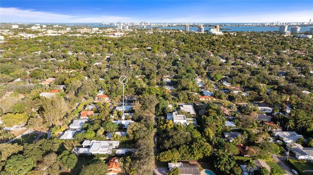665 NE 117th St, Biscayne Park, FL 33161