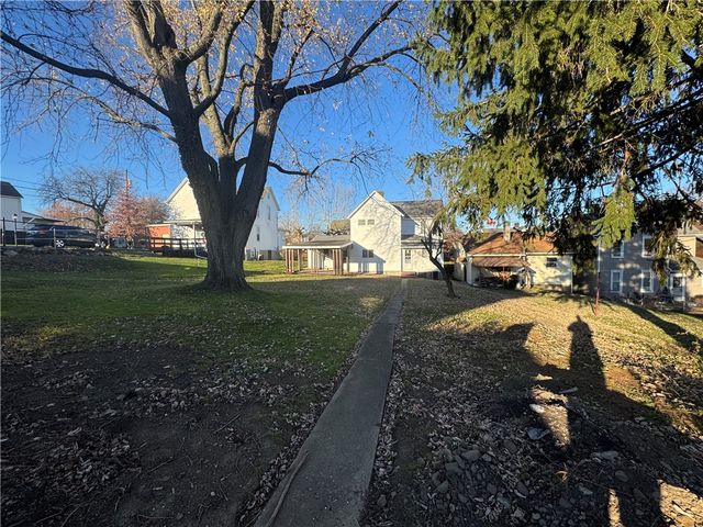 55 Race St, Uniontown, PA 15401