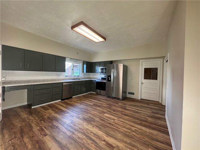 55 Race St, Uniontown, PA 15401