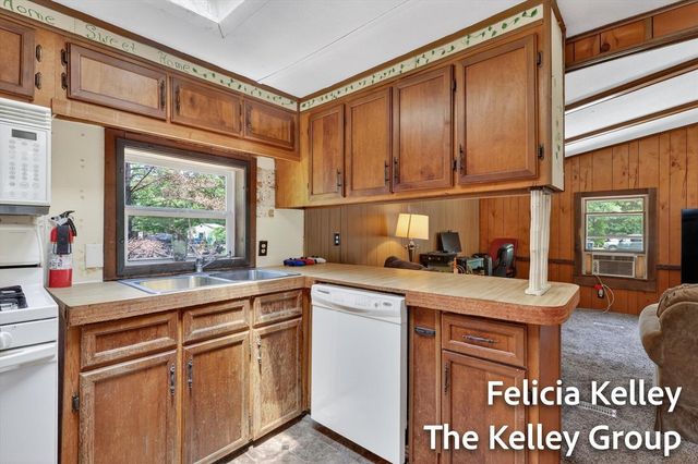 17158 Seneca Court, Howard City, MI 49329