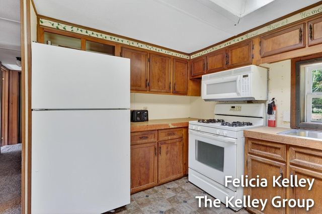17158 Seneca Court, Howard City, MI 49329