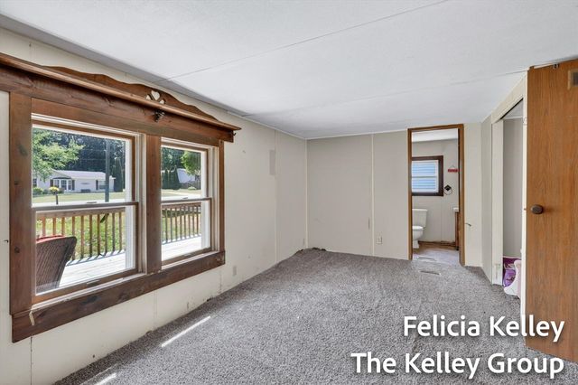 17158 Seneca Court, Howard City, MI 49329