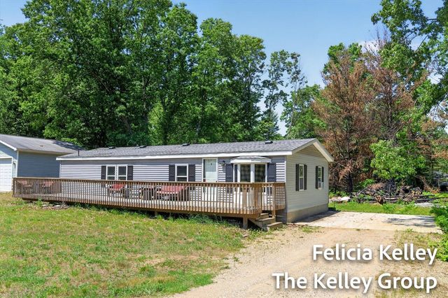17158 Seneca Court, Howard City, MI 49329