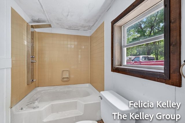 17158 Seneca Court, Howard City, MI 49329